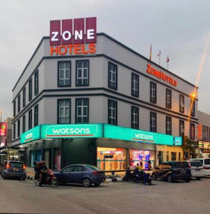 Zone Hotels, Telok Panglima Garang Teluk Panglima Garang Kültér fotó