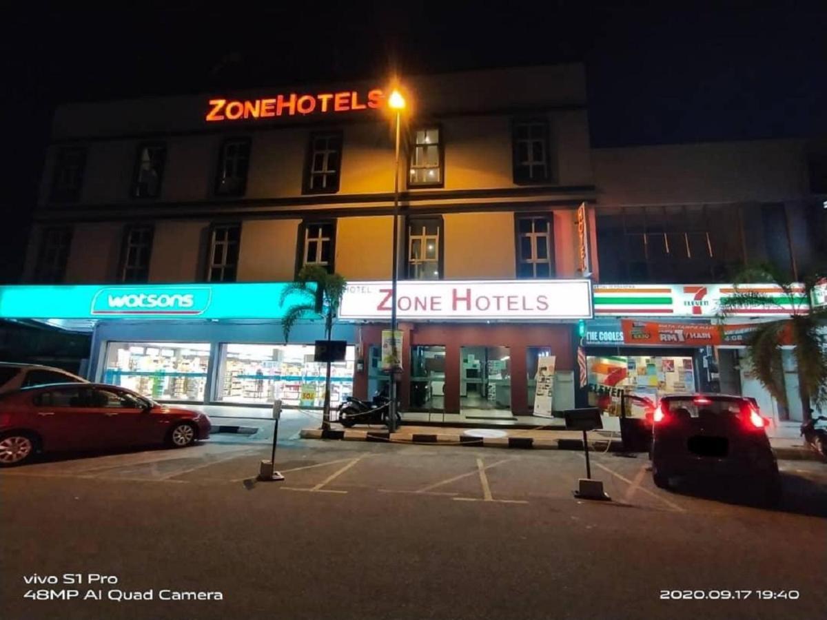 Zone Hotels, Telok Panglima Garang Teluk Panglima Garang Kültér fotó